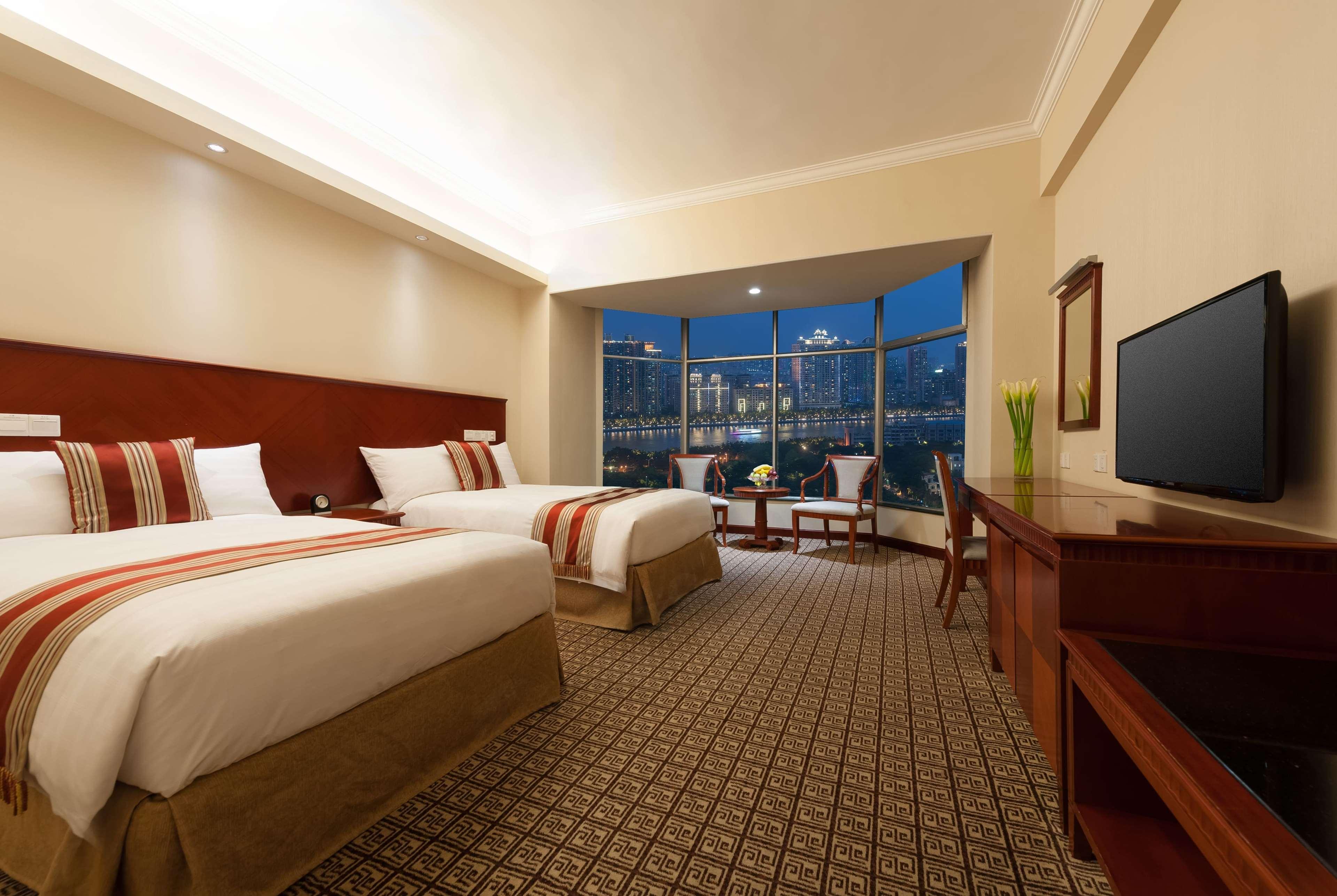 Ramada By Wyndham Pearl Guangzhou-Canton Fair Free Shuttle Bus Exterior photo