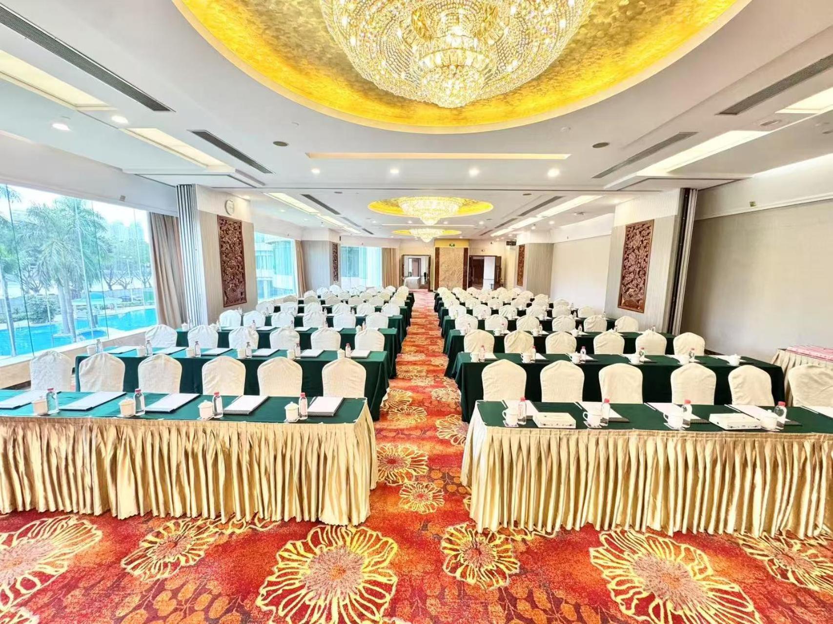 Ramada By Wyndham Pearl Guangzhou-Canton Fair Free Shuttle Bus Exterior photo