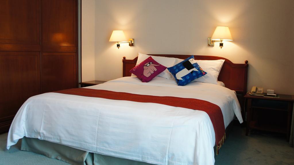 Ramada By Wyndham Pearl Guangzhou-Canton Fair Free Shuttle Bus Exterior photo